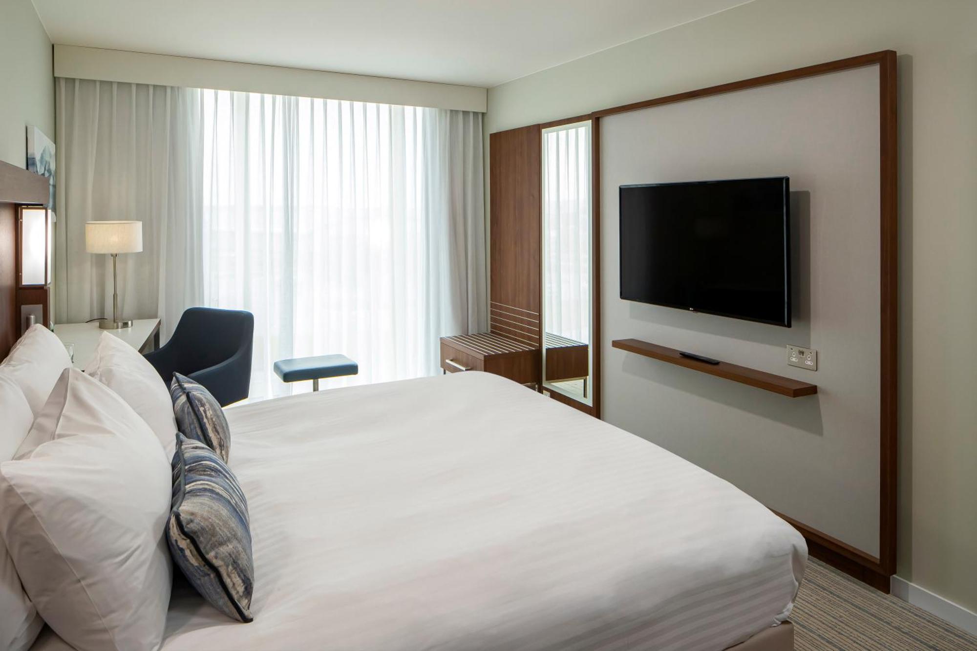 Courtyard By Marriott Inverness Airport Exterior photo